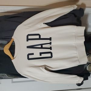 GAP pullover